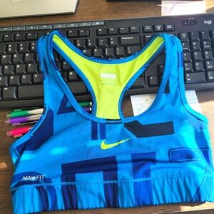 EUC Nike FIT sports bra size Small